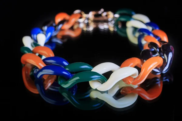 Collana di plastica. multicolore — Foto Stock