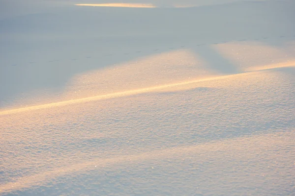 Táj. időjárás, snowdrifts az előtérben — Stock Fotó