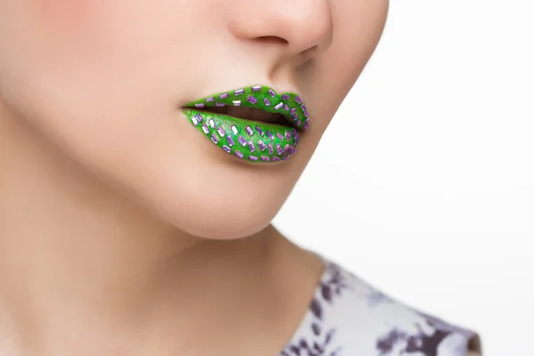 Groene Sexy lippen en close-up mode. Make-up concept. — Stockfoto