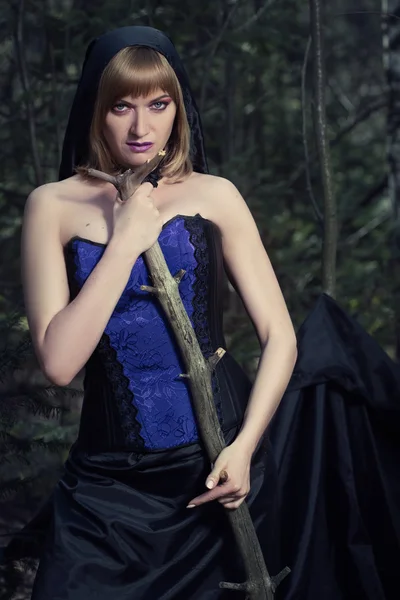 Lány boszorkány erdőben — Stock Fotó