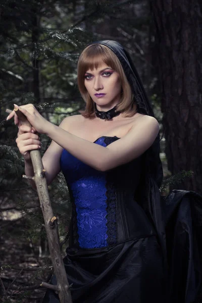 在森林里的巫婆女孩 — 图库照片