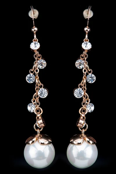 Orecchini di perle di diamanti di pera — Foto Stock