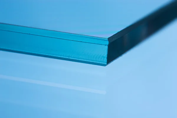 Fibra rodante de vidrio para el proceso de pultrición. Fabricación de perfiles de fibra de vidrio para ventanas . — Foto de Stock