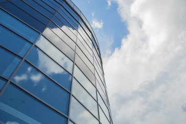 pencere yansıması dayligh mavi arka plan olarak