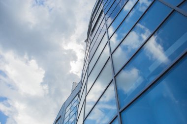 pencere yansıması dayligh mavi arka plan olarak