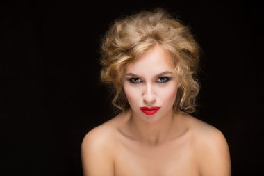 Sarı saçlı. güzel seksi sarışın kız