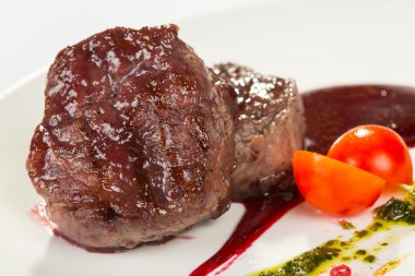 ızgara biftek ve sebze