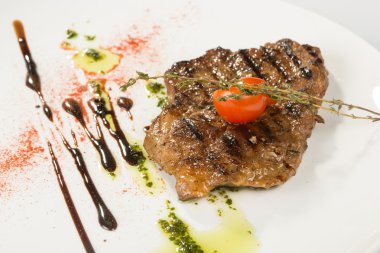 ızgara biftek ve sebze