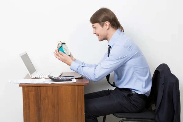 Manager geschreeuw op de wekker. — Stockfoto