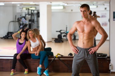 Sporcu kız ile spor eğitimi