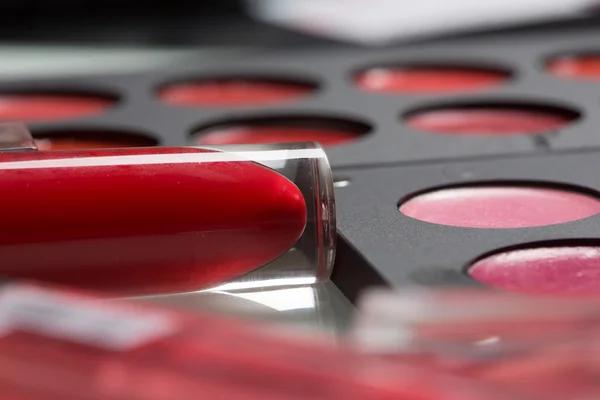 Set von professionellen Maskenbildner. Unterschiedlicher Lippenstift — Stockfoto