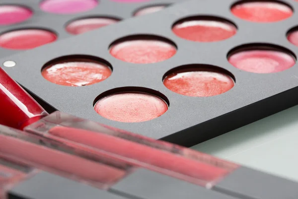 Set von professionellen Maskenbildner. Unterschiedlicher Lippenstift — Stockfoto