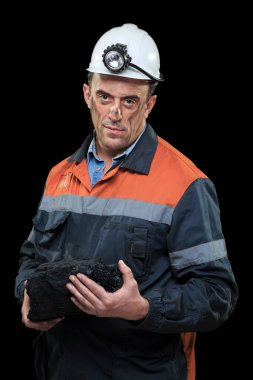 kömür madenci gösteren parça kömür