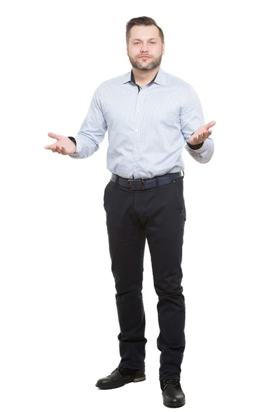 Homem adulto com barba. isolado em fundo branco. postura aberta. Pé para a frente. palmas abertas. gesto de boa vontade e lealdade — Fotografia de Stock