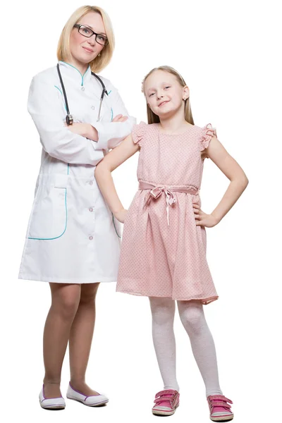 Docteur et une patiente souriante. isolé sur fond blanc — Photo