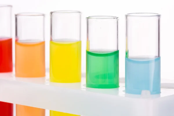 Tubos químicos líquidos multicolores . — Foto de Stock