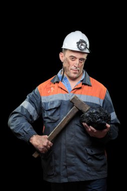 coalminer enerji zengin kömür büyük bir yığın tutar
