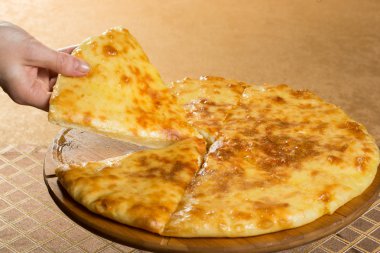 Gürcü khachapuri megruli peynir ile