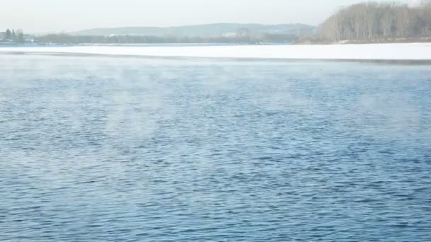 Paysage fluvial hivernal 