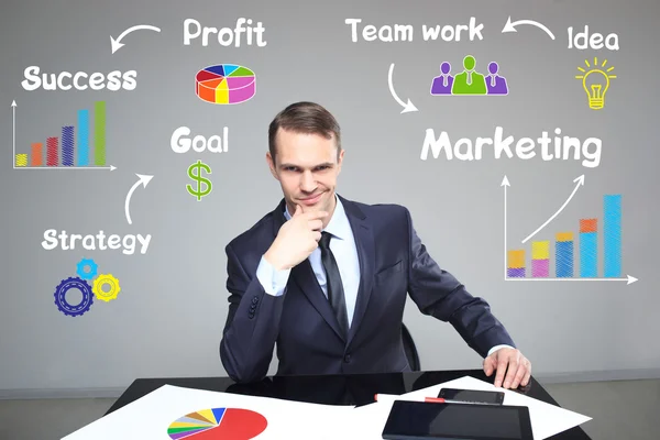 Businessman showing growth rates in the chart. work presentation — Stock Photo, Image