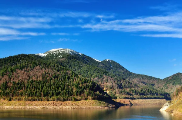 Berge Und Seenspiegelung — Stockfoto