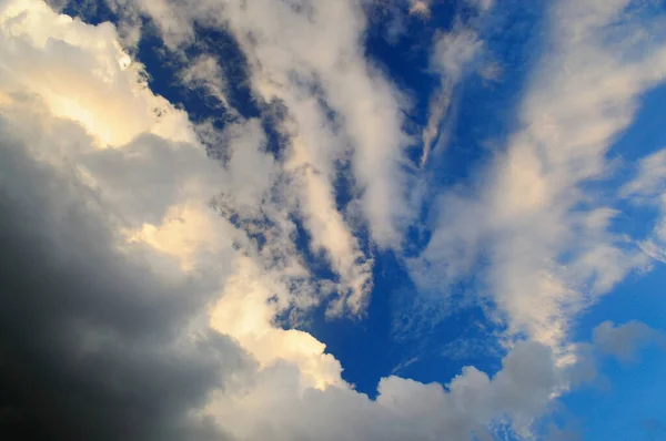 Dark Storm Clouds Stretching Horizon — Stock Photo, Image