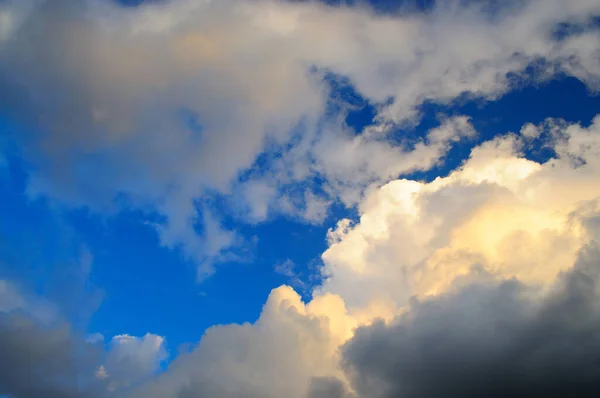 Dark Storm Clouds Stretching Horizon — Stock Photo, Image