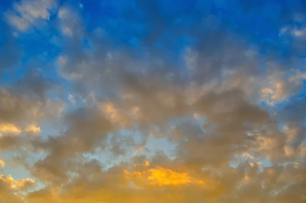 Nubes Puestas Sol Color Amarillo Azul —  Fotos de Stock