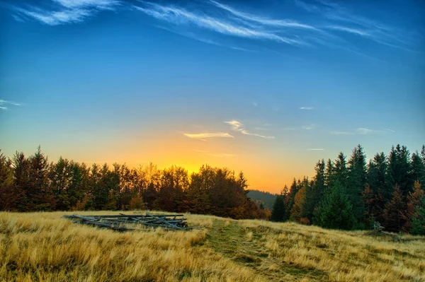 Pôr Sol Nas Montanhas — Fotografia de Stock