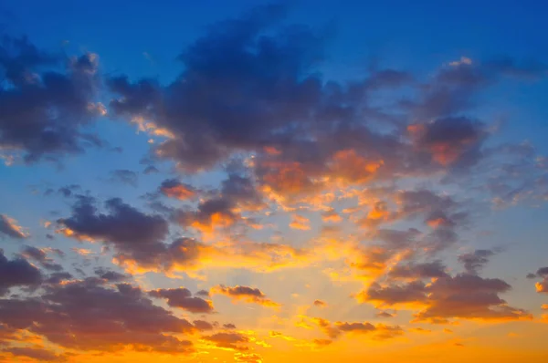 Nubes Puesta Sol Colores Muy Intensos — Foto de Stock