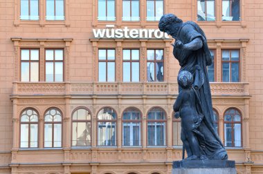 Viyana, Avusturya - 4 Nisan 2015. Viyana 'dan Josefsbrunnen Heykeli - Graben Caddesi