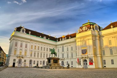 Viyana, Avusturya - 4 Nisan 2015. Josefsplatz. II. Joseph Anıtı. Viyana, Avusturya