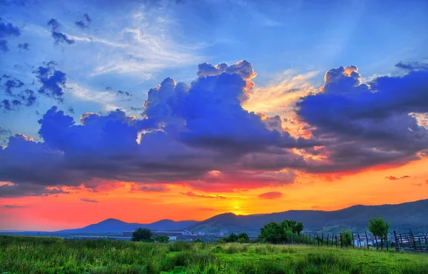 Kleurrijke Zonsondergang Zomer — Stockfoto