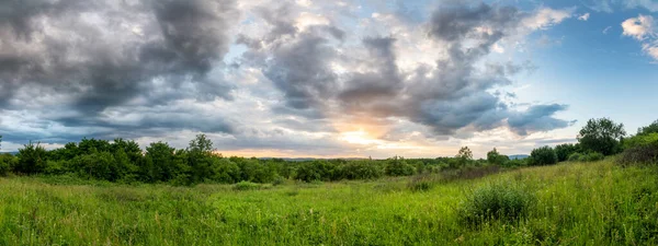 Panorama Pôr Sol Verão Antes Tempestade — Fotografia de Stock