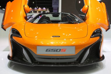 Bangkok - 31 Mart : Mckaren turuncu araba üzerinde 37 Bangkok Uluslararası Tayland Motor Show'da 26 Mart 2016 Bangkok, Tayland