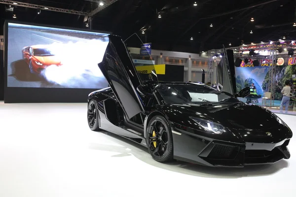 Bangkok - 31 Mart : Lamborghini huracan siyah otomobil üzerinde 37 Bangkok Uluslararası Tayland Otomobil Fuarı'nda 31 Mart 2016 Bangkok, Tayland