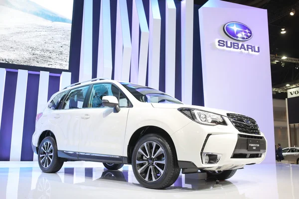 Bangkok - 31 Mart : Subaru Forester 2.0 Xt beyaz araba üzerinde 37 Bangkok Uluslararası Tayland Otomobil Fuarı'nda 26 Mart 2016 Bangkok, Tayland