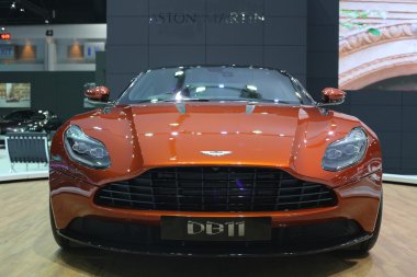 Bangkok - 31 Mart : Aston martin Spectre 007 Db11 Orange otomobilde 37.