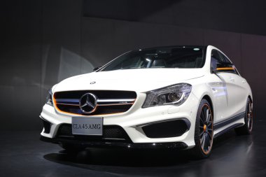 Bangkok - 31 Mart : Mercedes Benz Cla 45 beyaz araba üzerinde 37 Bangkok Uluslararası Tayland Otomobil Fuarı'nda 2016 Mart'ta 31, 2016 Bangkok, Tayland