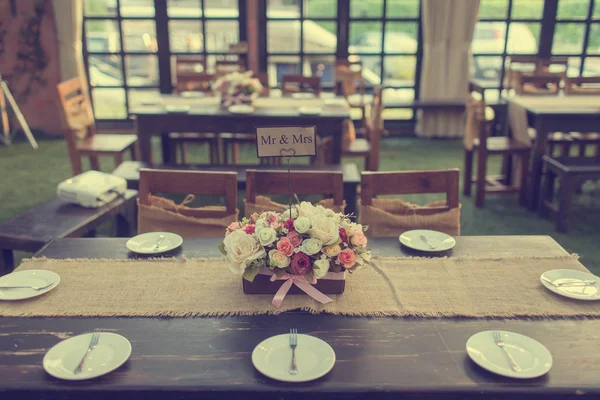 Красива обстановка столу для вечірки або святкування весілля — стокове фото