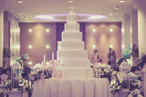 Beautiful vintage Cake decorate for Wedding Ceremony — Stock Photo, Image