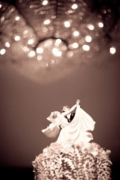 Vintage eski stil ile düğün pastası