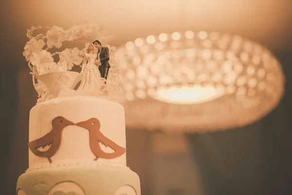 Процесс свадебного торта с фильтром — стоковое фото