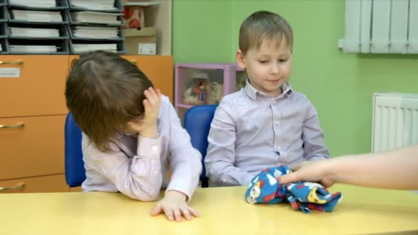 Pět let staré děti ve třídě — Stock video