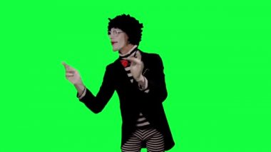 Bir orkestra şefi MIME gösteriyor