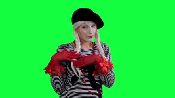 Het meisje mime flirten grappig — Stockvideo