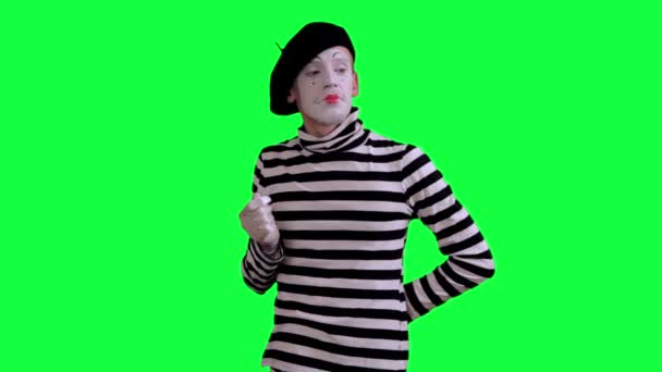 The mime is frightened of something — Stock Video