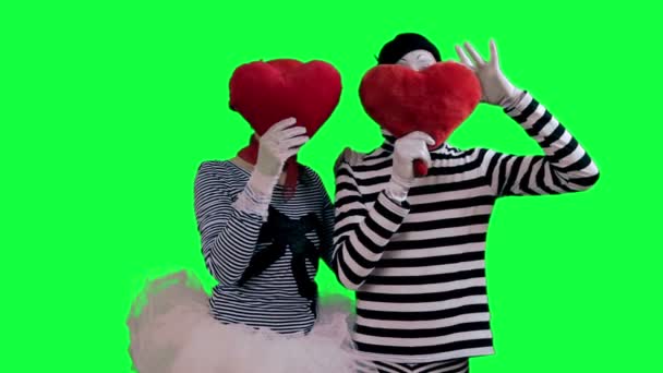 The couple of mimes in love — Stock video