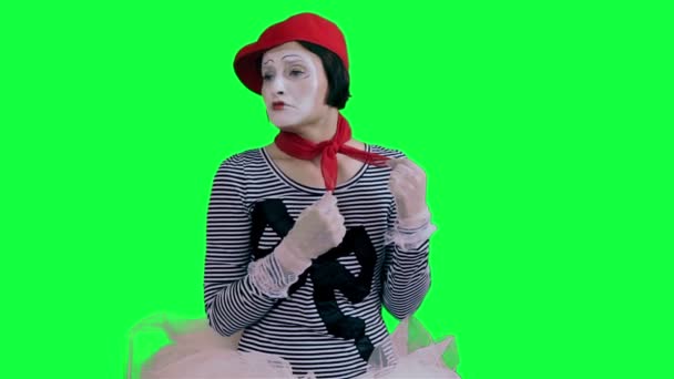 The mime girl cries hysterically — Stock Video