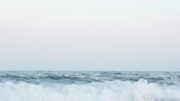 上午海冲浪 — 图库视频影像
